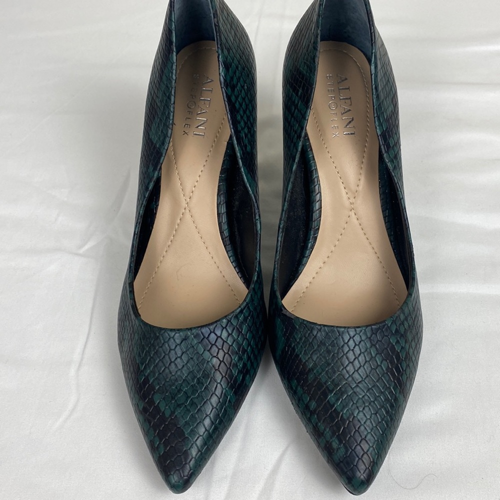 Alfani Step Flex Jeules Snakeskin Print Heels 6M US Pointed Toe Emerald Green